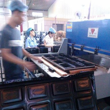 Gwisg Peiriant Bandiau Wyau